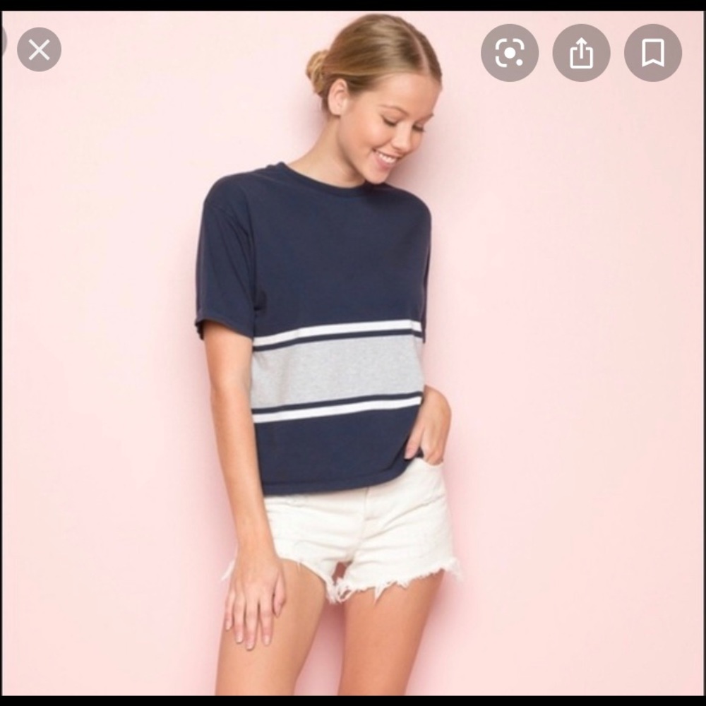 Brandy Melville tshirt